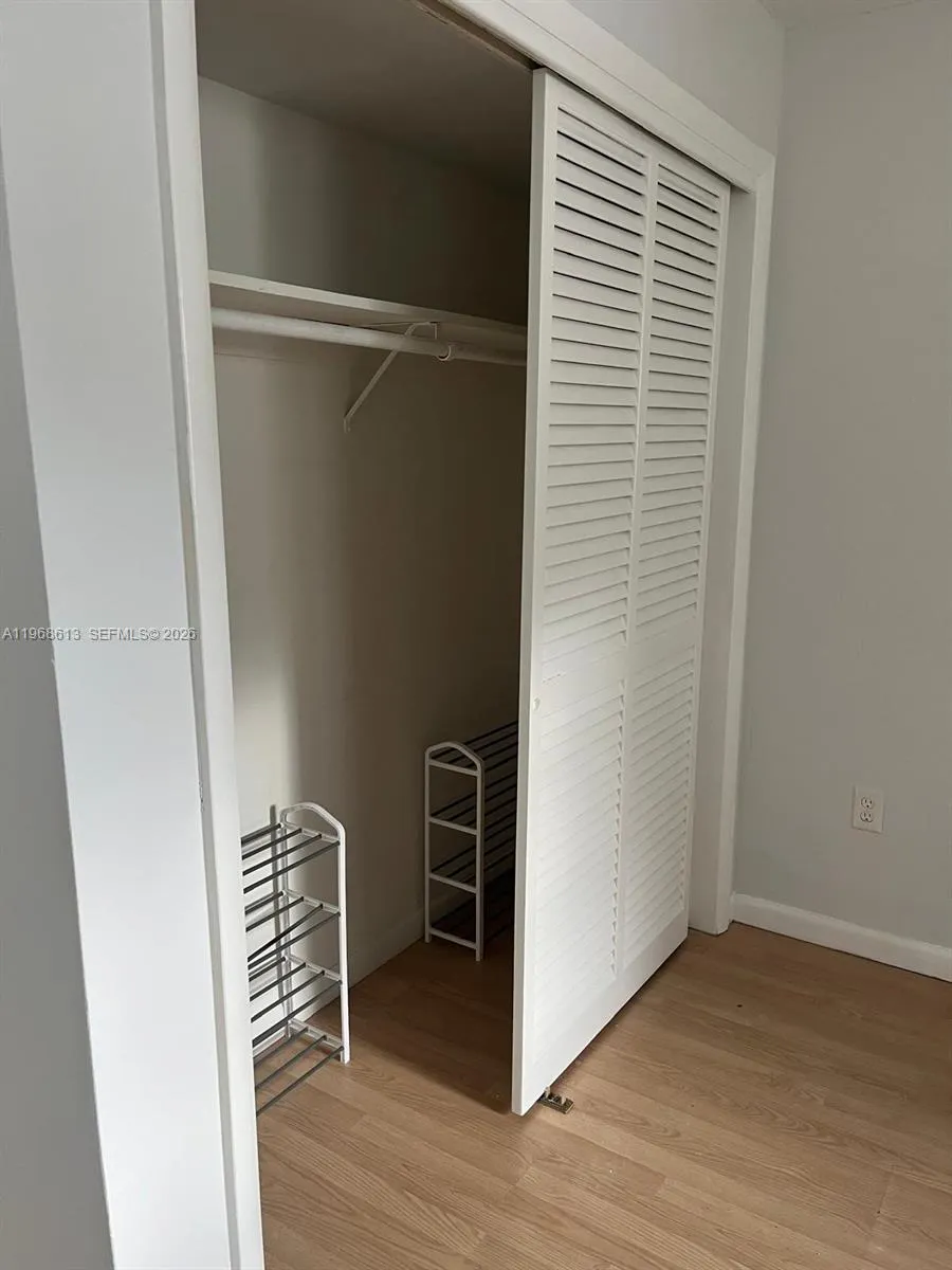 7304 Sw 82nd St A105, Miami, Florida 33143, Miami, Florida 33143, 1 Bedroom Bedrooms, ,1 BathroomBathrooms,Residential Lease,For Rent,7304 Sw 82nd St A105, Miami, Florida 33143,A11968613