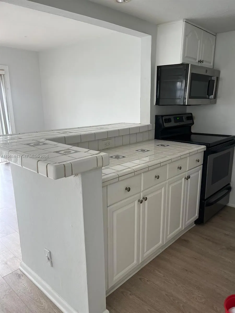 7304 Sw 82nd St A105, Miami, Florida 33143, Miami, Florida 33143, 1 Bedroom Bedrooms, ,1 BathroomBathrooms,Residential Lease,For Rent,7304 Sw 82nd St A105, Miami, Florida 33143,A11968613