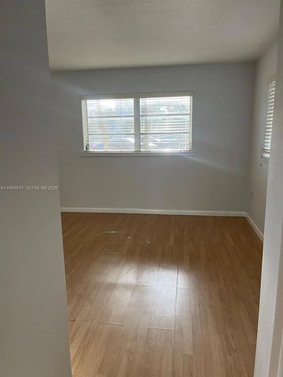7304 Sw 82nd St A105, Miami, Florida 33143, Miami, Florida 33143, 1 Bedroom Bedrooms, ,1 BathroomBathrooms,Residential Lease,For Rent,7304 Sw 82nd St A105, Miami, Florida 33143,A11968613