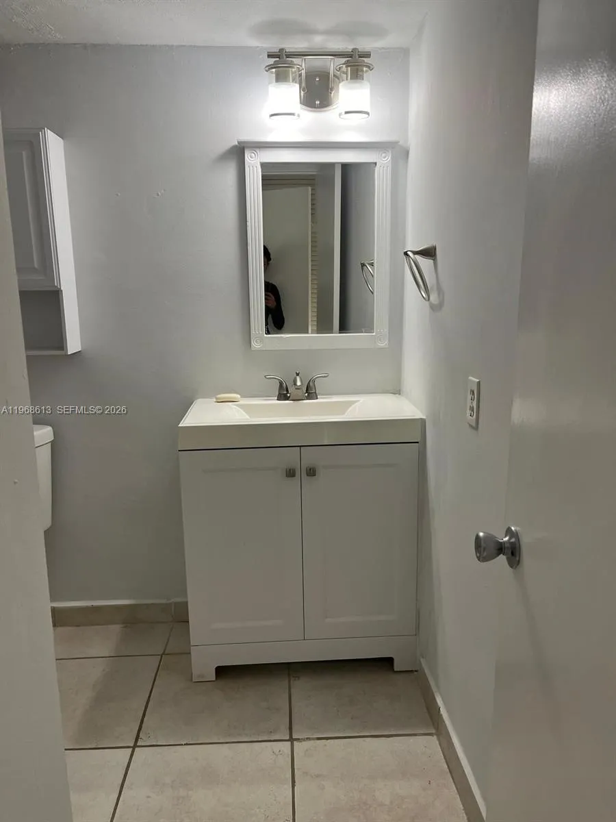 7304 Sw 82nd St A105, Miami, Florida 33143, Miami, Florida 33143, 1 Bedroom Bedrooms, ,1 BathroomBathrooms,Residential Lease,For Rent,7304 Sw 82nd St A105, Miami, Florida 33143,A11968613
