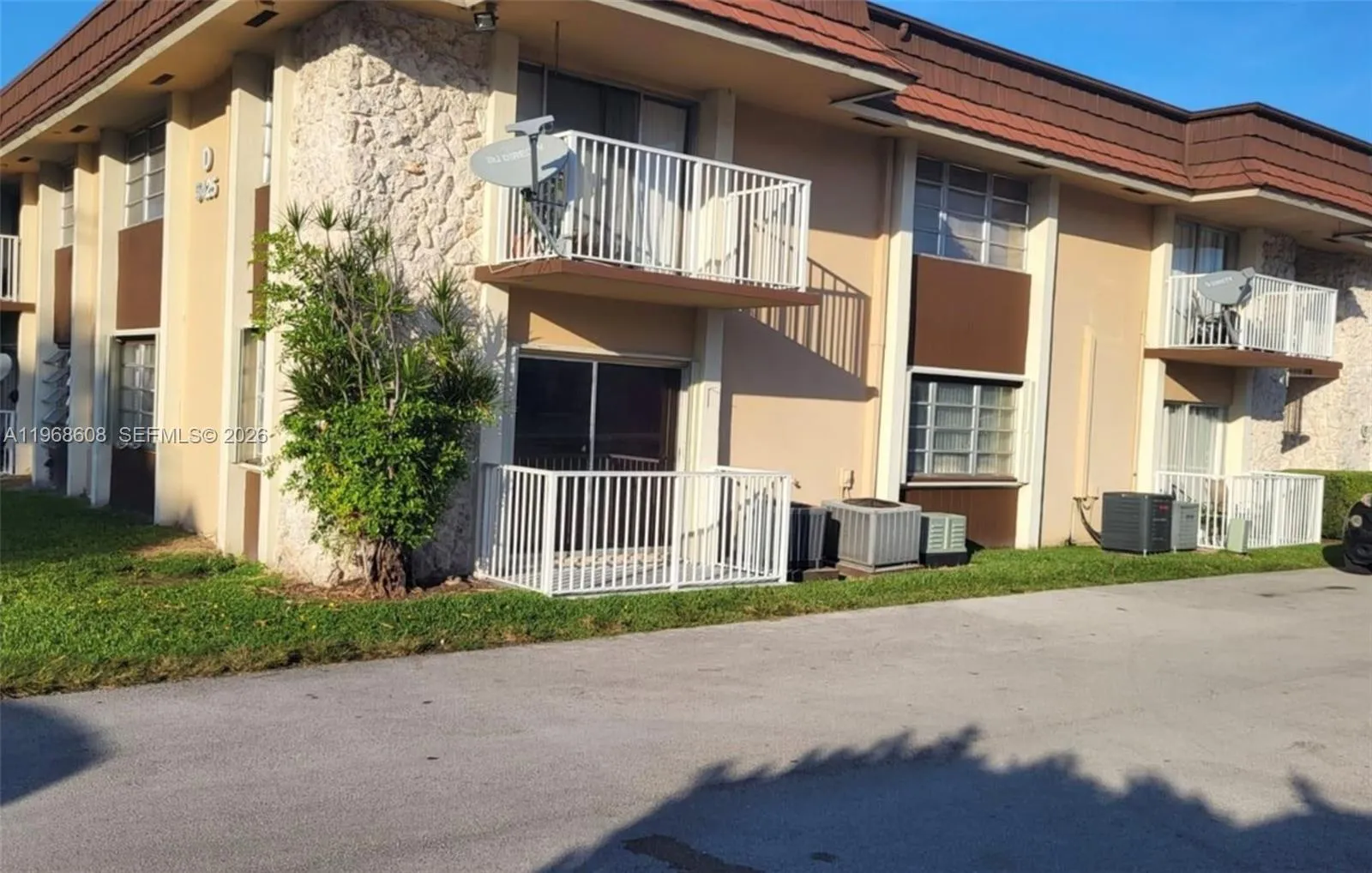 5425 Sw 77th Ct 102d, Miami, Florida 33155, Miami, Florida 33155, 2 Bedrooms Bedrooms, ,1 BathroomBathrooms,Residential,For Sale,5425 Sw 77th Ct 102d, Miami, Florida 33155,A11968608
