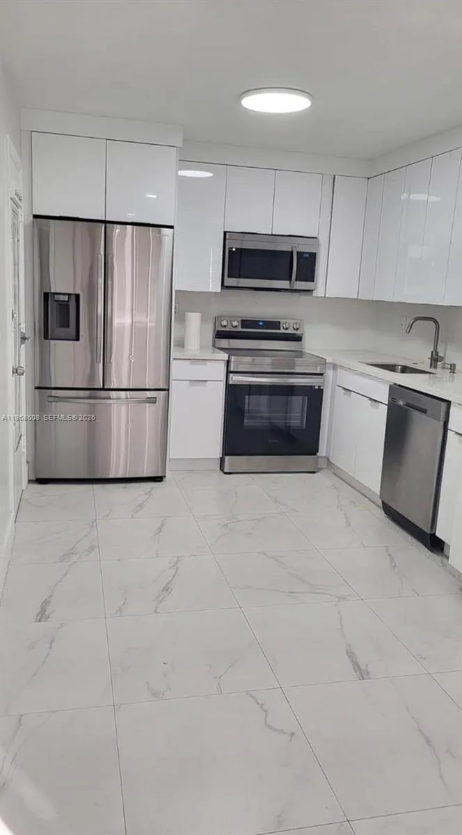 5425 Sw 77th Ct 102d, Miami, Florida 33155, Miami, Florida 33155, 2 Bedrooms Bedrooms, ,1 BathroomBathrooms,Residential,For Sale,5425 Sw 77th Ct 102d, Miami, Florida 33155,A11968608