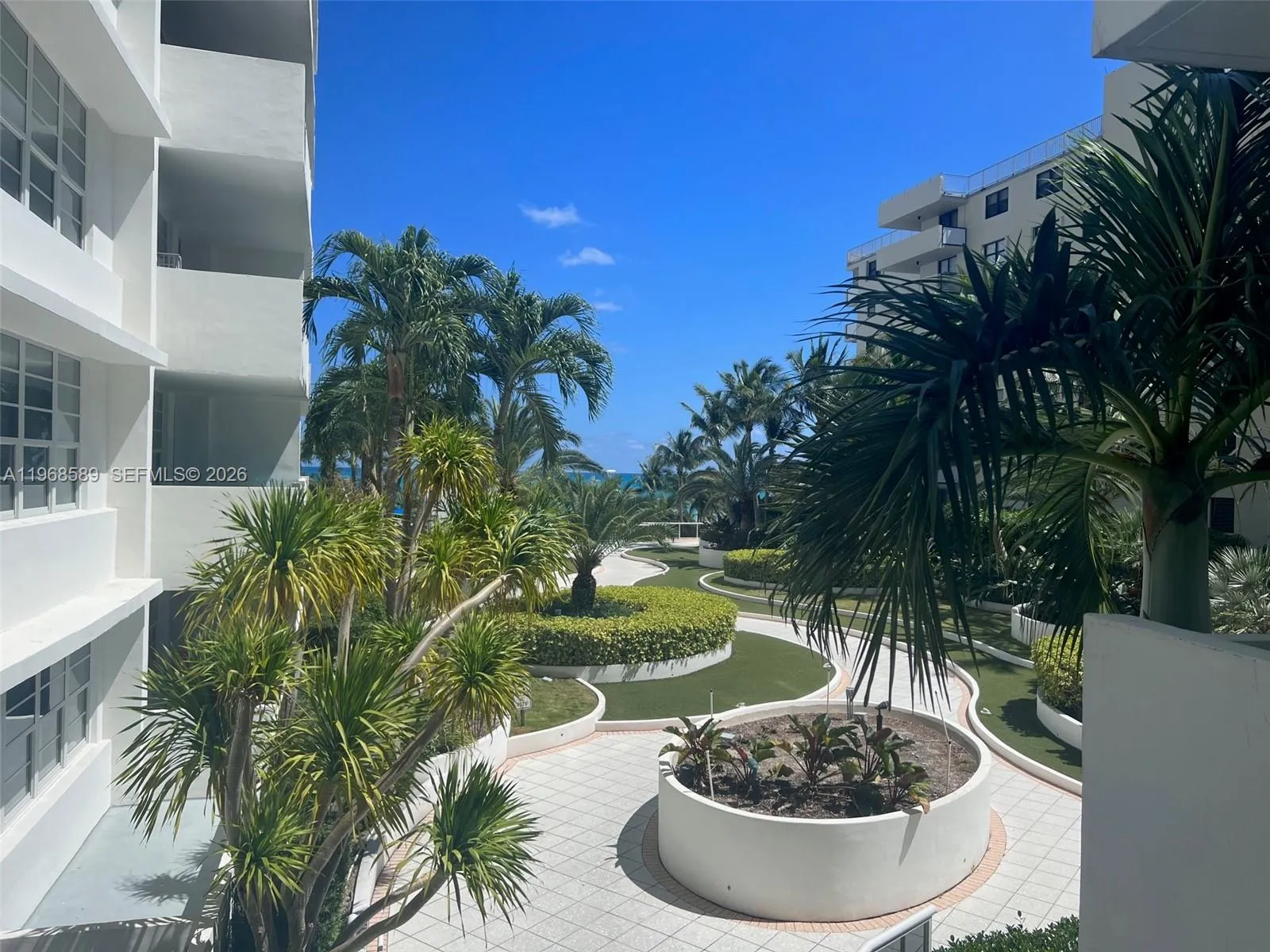 100 Lincoln Rd 415, Miami Beach, Florida 33139, Miami Beach, Florida 33139, 1 Bedroom Bedrooms, ,1 BathroomBathrooms,Residential,For Sale,100 Lincoln Rd 415, Miami Beach, Florida 33139,A11968589