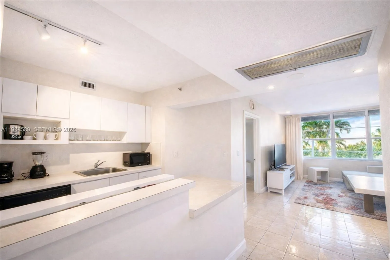 100 Lincoln Rd 415, Miami Beach, Florida 33139, Miami Beach, Florida 33139, 1 Bedroom Bedrooms, ,1 BathroomBathrooms,Residential,For Sale,100 Lincoln Rd 415, Miami Beach, Florida 33139,A11968589