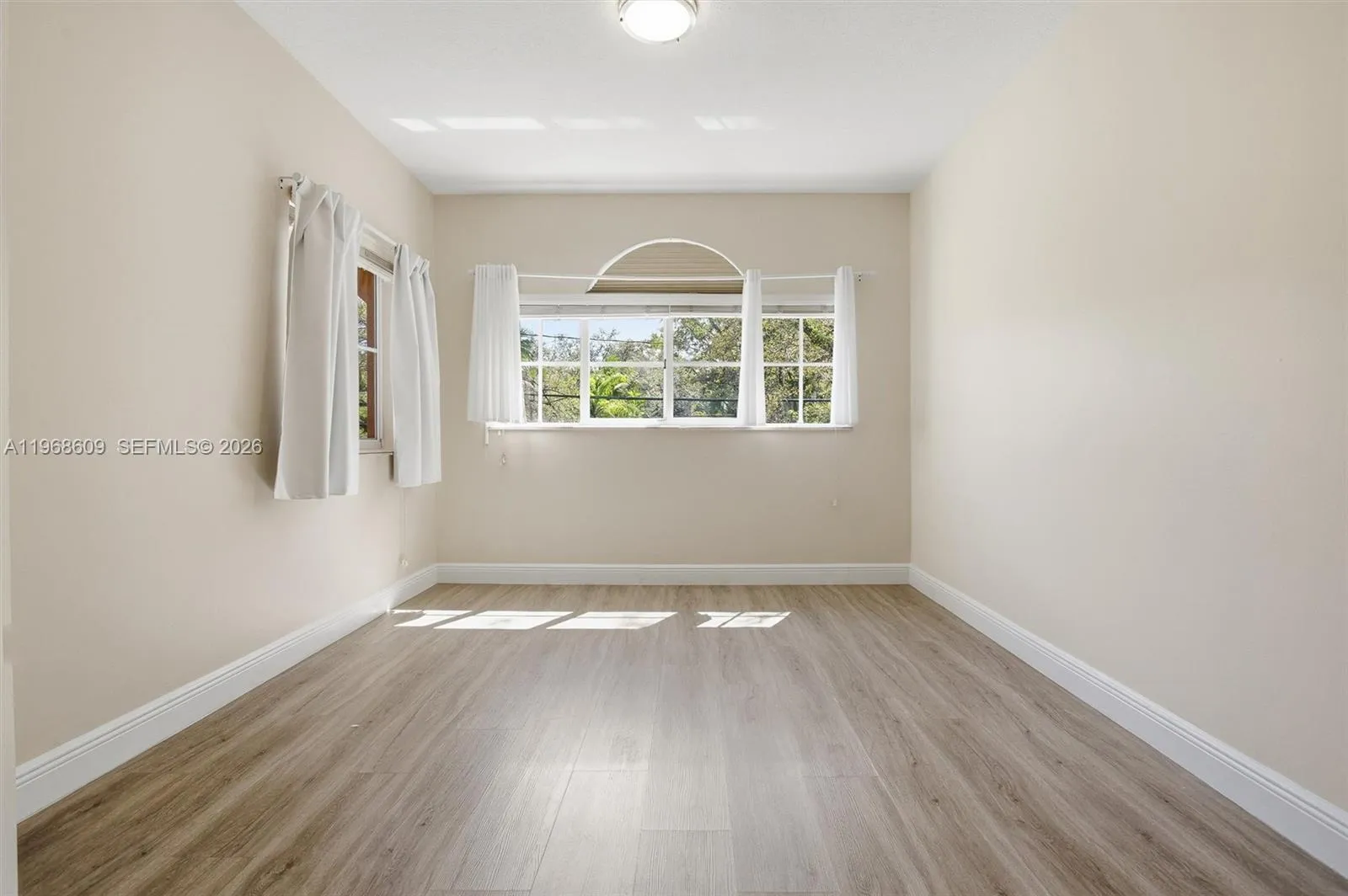 3047 Day Ave 1, Miami, Florida 33133, Miami, Florida 33133, 3 Bedrooms Bedrooms, ,2 BathroomsBathrooms,Residential Lease,For Rent,3047 Day Ave 1, Miami, Florida 33133,A11968609