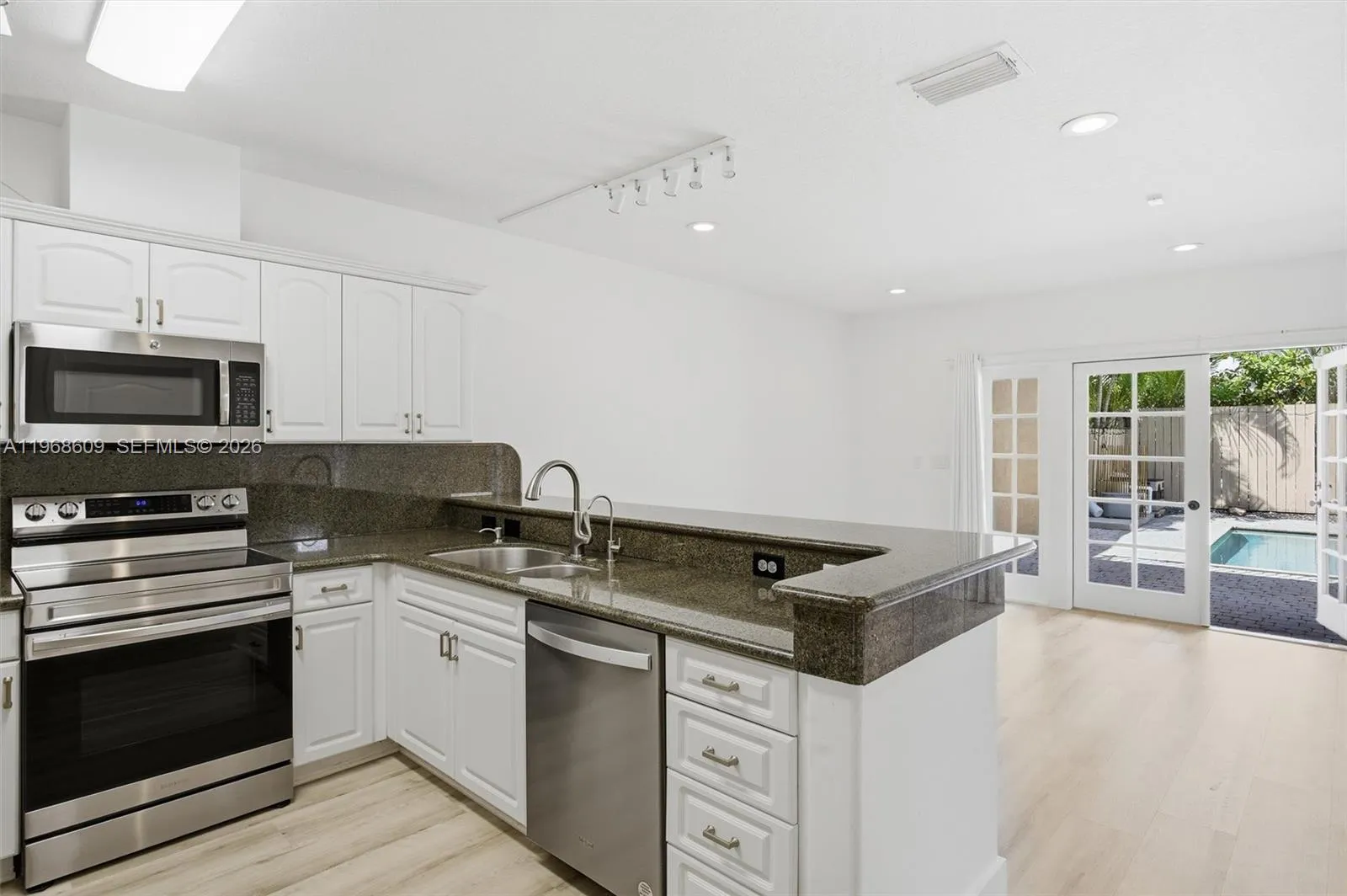 3047 Day Ave 1, Miami, Florida 33133, Miami, Florida 33133, 3 Bedrooms Bedrooms, ,2 BathroomsBathrooms,Residential Lease,For Rent,3047 Day Ave 1, Miami, Florida 33133,A11968609