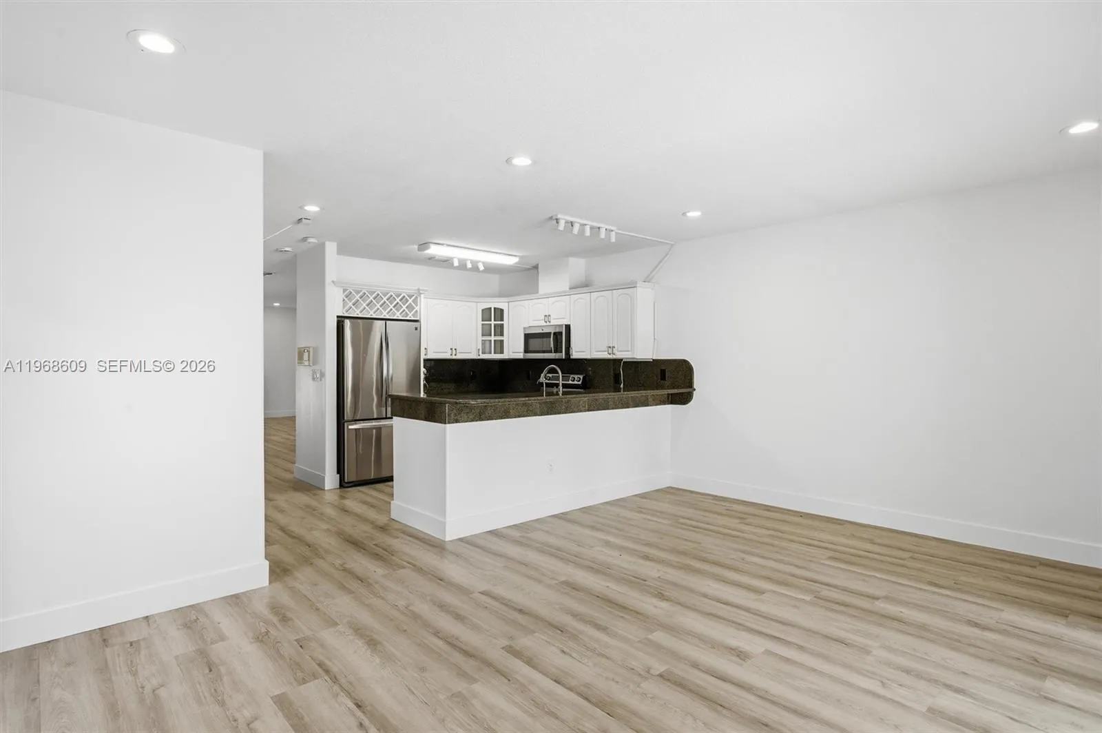 3047 Day Ave 1, Miami, Florida 33133, Miami, Florida 33133, 3 Bedrooms Bedrooms, ,2 BathroomsBathrooms,Residential Lease,For Rent,3047 Day Ave 1, Miami, Florida 33133,A11968609