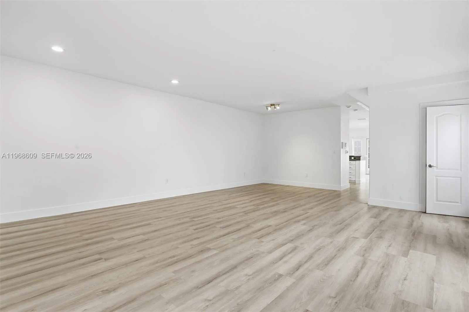 3047 Day Ave 1, Miami, Florida 33133, Miami, Florida 33133, 3 Bedrooms Bedrooms, ,2 BathroomsBathrooms,Residential Lease,For Rent,3047 Day Ave 1, Miami, Florida 33133,A11968609