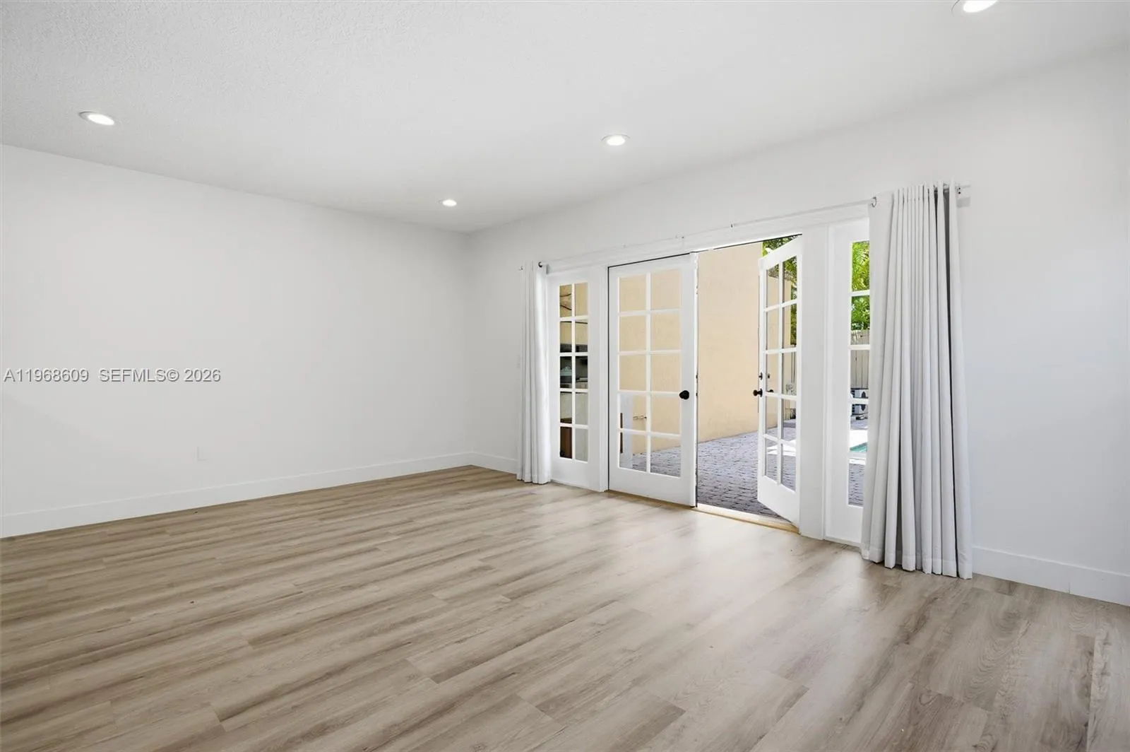 3047 Day Ave 1, Miami, Florida 33133, Miami, Florida 33133, 3 Bedrooms Bedrooms, ,2 BathroomsBathrooms,Residential Lease,For Rent,3047 Day Ave 1, Miami, Florida 33133,A11968609