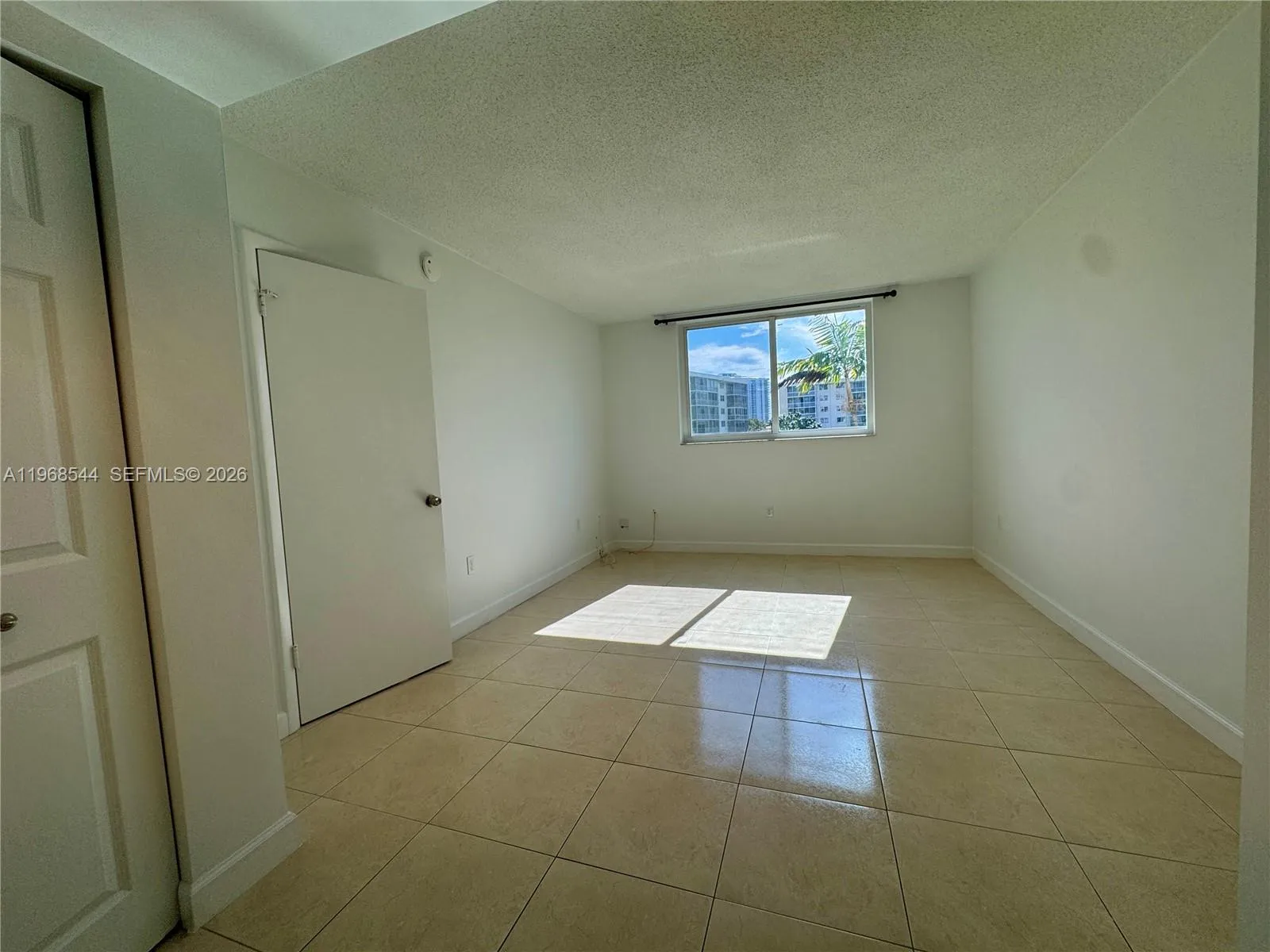 2855 Leonard Dr H202, Aventura, Florida 33160, Aventura, Florida 33160, 1 Bedroom Bedrooms, ,1 BathroomBathrooms,Residential Lease,For Rent,2855 Leonard Dr H202, Aventura, Florida 33160,A11968544