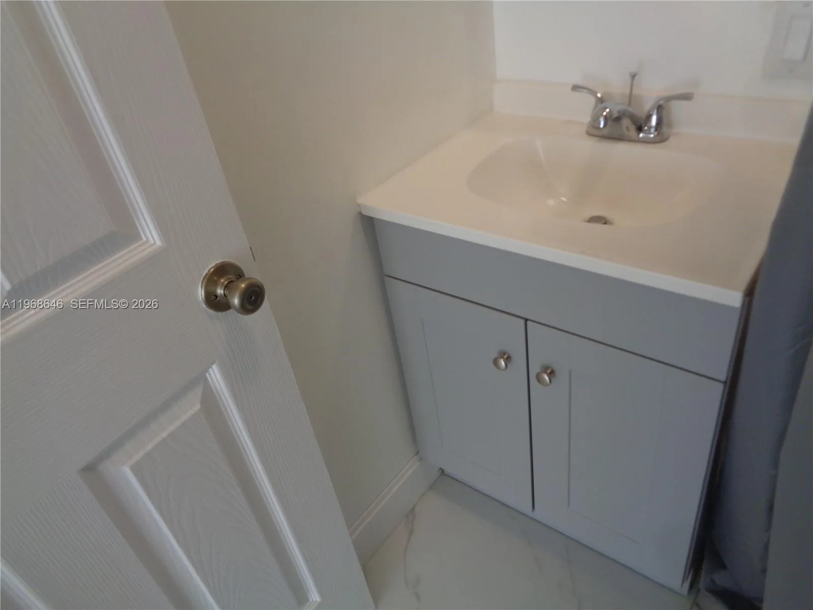 2060 Se 14th St, Homestead, Florida 33035, Homestead, Florida 33035, 1 Bedroom Bedrooms, ,1 BathroomBathrooms,Residential Lease,For Rent,2060 Se 14th St, Homestead, Florida 33035,A11968646