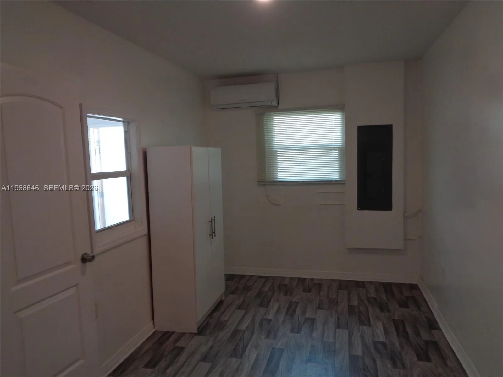 2060 Se 14th St, Homestead, Florida 33035, Homestead, Florida 33035, 1 Bedroom Bedrooms, ,1 BathroomBathrooms,Residential Lease,For Rent,2060 Se 14th St, Homestead, Florida 33035,A11968646
