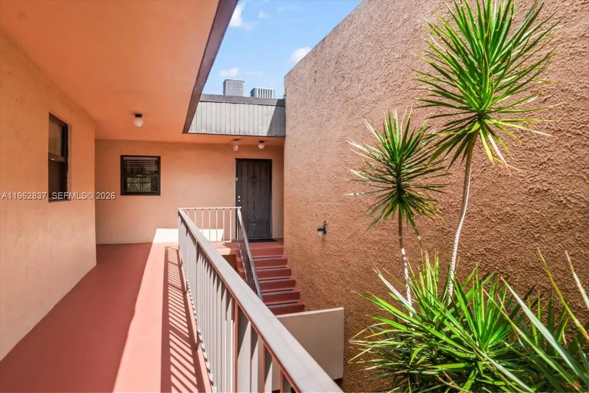8851 N New River Canal Rd 16e, Plantation, Florida, Plantation, Florida 33324, 1 Bedroom Bedrooms, ,1 BathroomBathrooms,Residential,For Sale,8851 N New River Canal Rd 16e, Plantation, Florida,A11962837