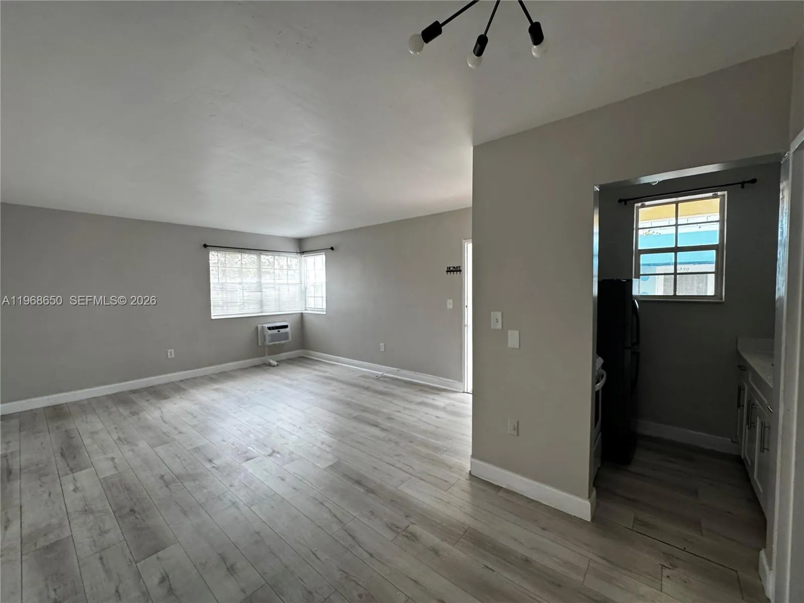 500 13th St 6, Miami Beach, Florida 33139, Miami Beach, Florida 33139, ,1 BathroomBathrooms,Residential Lease,For Rent,500 13th St 6, Miami Beach, Florida 33139,A11968650