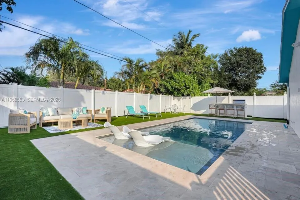 2031 Ne 14th Ct A, Fort Lauderdale, Florida 33304, Fort Lauderdale, Florida 33315, 2 Bedrooms Bedrooms, ,1 BathroomBathrooms,Residential Lease,For Rent,2031 Ne 14th Ct A, Fort Lauderdale, Florida 33304,A11968683