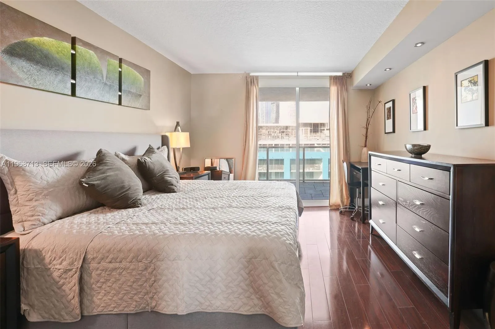 2101 Brickell Ave 1704, Miami, Florida 33129, Miami, Florida 33129, 1 Bedroom Bedrooms, ,1 BathroomBathrooms,Residential Lease,For Rent,2101 Brickell Ave 1704, Miami, Florida 33129,A11968713