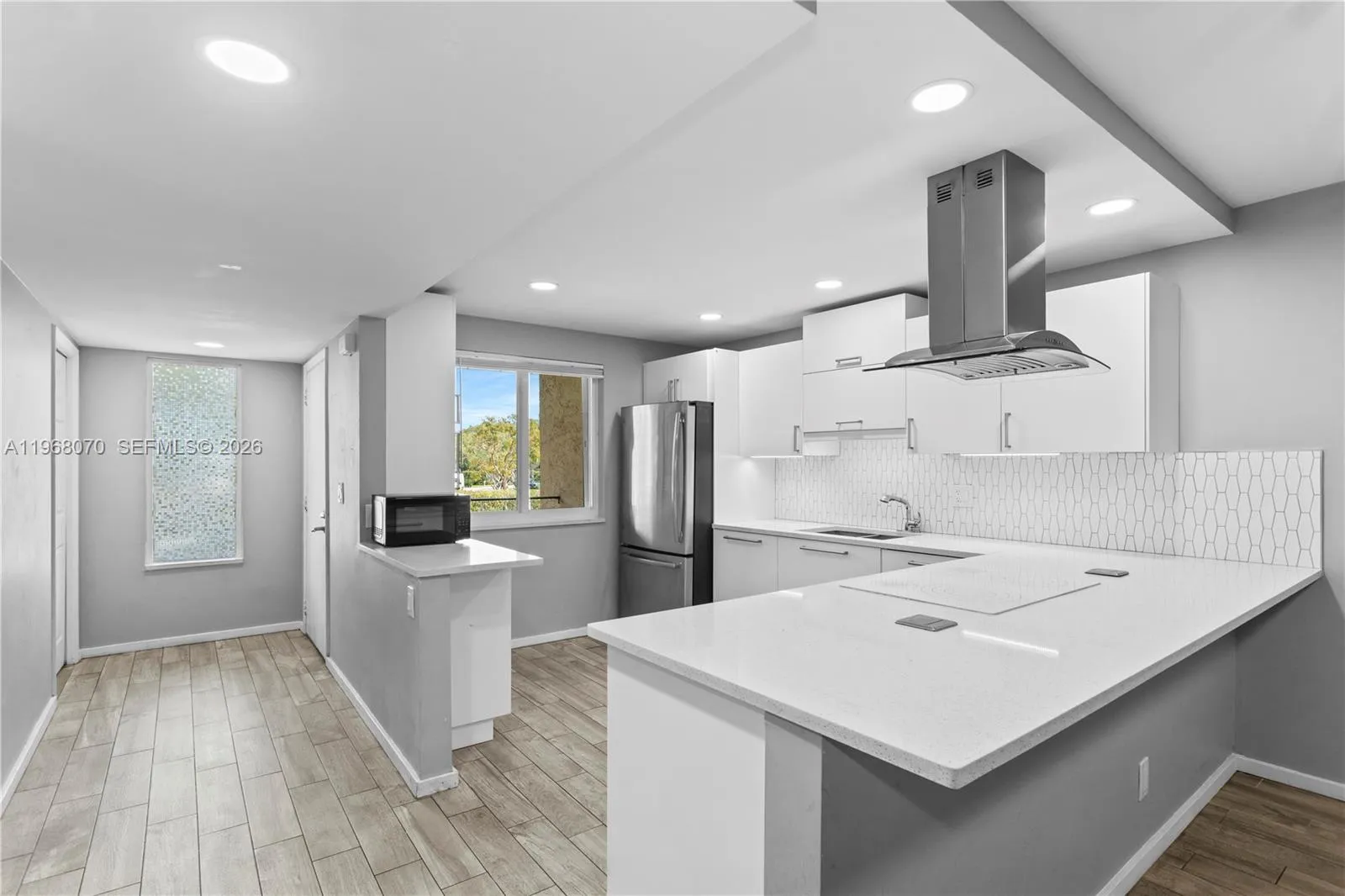 201 Lakeview Dr 203, Weston, Florida 33326, Weston, Florida 33326, 2 Bedrooms Bedrooms, ,2 BathroomsBathrooms,Residential,For Sale,201 Lakeview Dr 203, Weston, Florida 33326,A11968070