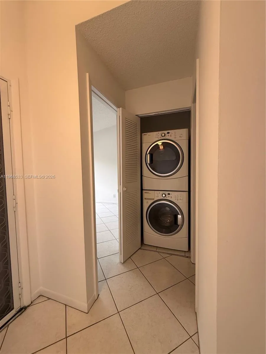 Deerfield Beach, Florida 33442, 2 Bedrooms Bedrooms, ,2 BathroomsBathrooms,Residential Lease,For Rent,A11968533