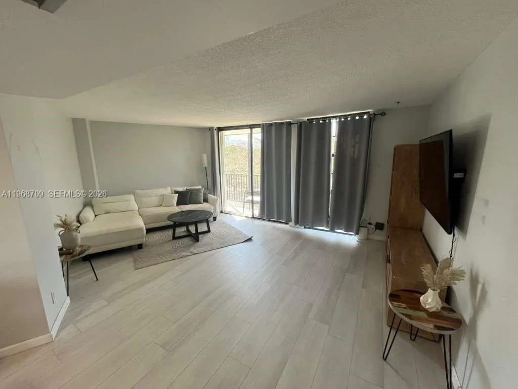 3475 N Country Club Dr 405, Aventura, Florida 3318, Aventura, Florida 33180, 2 Bedrooms Bedrooms, ,2 BathroomsBathrooms,Residential Lease,For Rent,3475 N Country Club Dr 405, Aventura, Florida 3318,A11968709