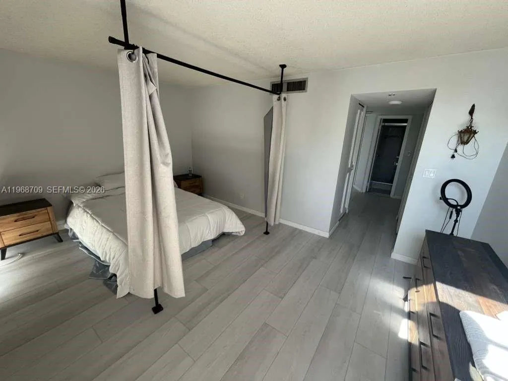 3475 N Country Club Dr 405, Aventura, Florida 3318, Aventura, Florida 33180, 2 Bedrooms Bedrooms, ,2 BathroomsBathrooms,Residential Lease,For Rent,3475 N Country Club Dr 405, Aventura, Florida 3318,A11968709