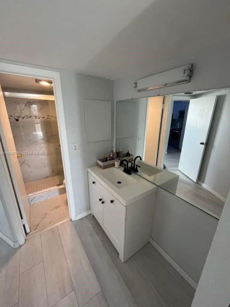 3475 N Country Club Dr 405, Aventura, Florida 3318, Aventura, Florida 33180, 2 Bedrooms Bedrooms, ,2 BathroomsBathrooms,Residential Lease,For Rent,3475 N Country Club Dr 405, Aventura, Florida 3318,A11968709