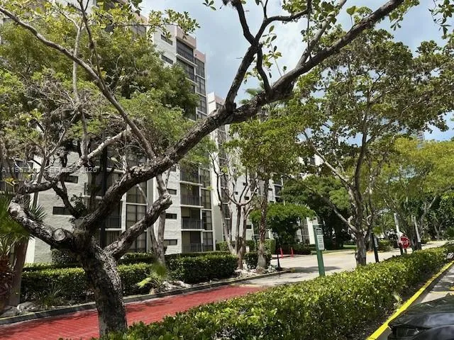 17021 N Bay Rd 904, Sunny Isles Beach, Florida 331, Sunny Isles Beach, Florida 33160, 1 Bedroom Bedrooms, ,1 BathroomBathrooms,Residential Lease,For Rent,17021 N Bay Rd 904, Sunny Isles Beach, Florida 331,A11967207