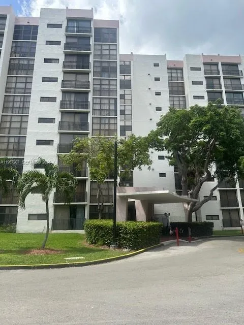17021 N Bay Rd 904, Sunny Isles Beach, Florida 331, Sunny Isles Beach, Florida 33160, 1 Bedroom Bedrooms, ,1 BathroomBathrooms,Residential Lease,For Rent,17021 N Bay Rd 904, Sunny Isles Beach, Florida 331,A11967207