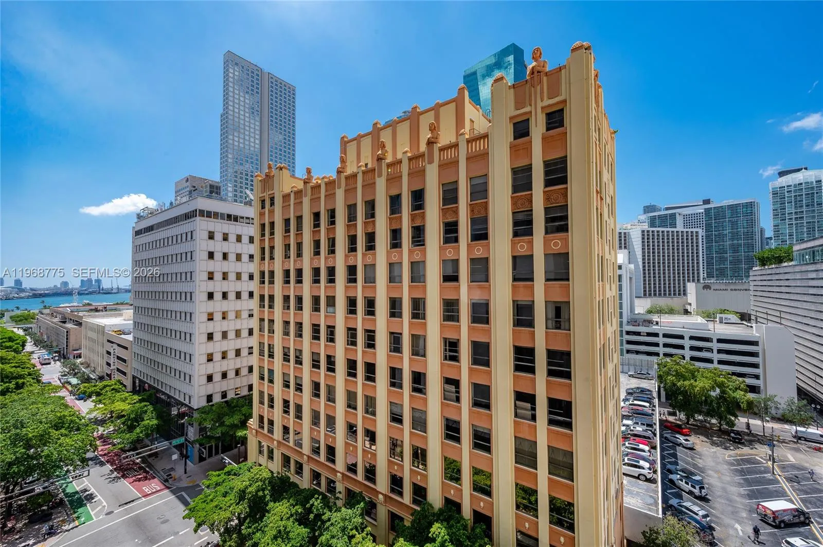 151 Se 1st St 909, Miami, Florida 33131, Miami, Florida 33131, 1 Bedroom Bedrooms, ,1 BathroomBathrooms,Residential Lease,For Rent,151 Se 1st St 909, Miami, Florida 33131,A11968775