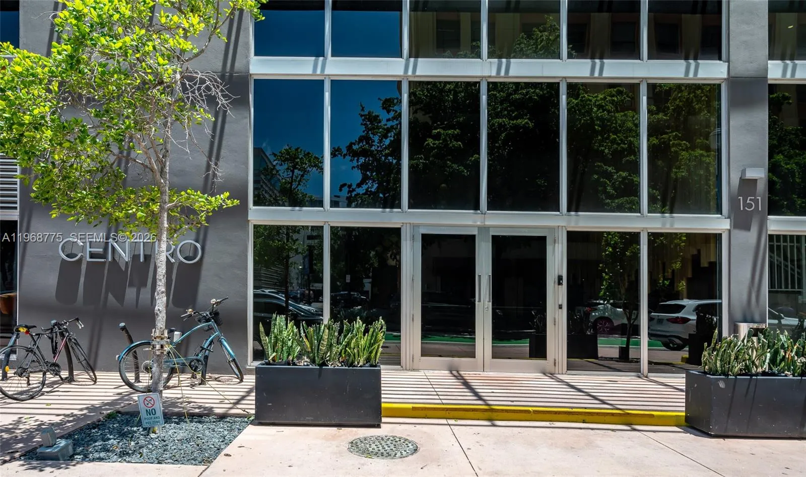 151 Se 1st St 909, Miami, Florida 33131, Miami, Florida 33131, 1 Bedroom Bedrooms, ,1 BathroomBathrooms,Residential Lease,For Rent,151 Se 1st St 909, Miami, Florida 33131,A11968775