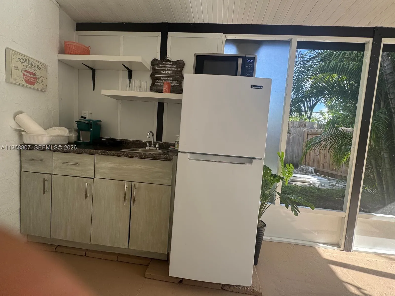 582 E 18th St B, Hialeah, Florida 33013, Hialeah, Florida 33013, ,1 BathroomBathrooms,Residential Lease,For Rent,582 E 18th St B, Hialeah, Florida 33013,A11968807