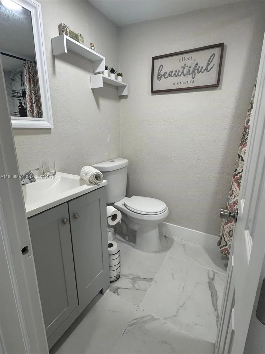 582 E 18th St B, Hialeah, Florida 33013, Hialeah, Florida 33013, ,1 BathroomBathrooms,Residential Lease,For Rent,582 E 18th St B, Hialeah, Florida 33013,A11968807