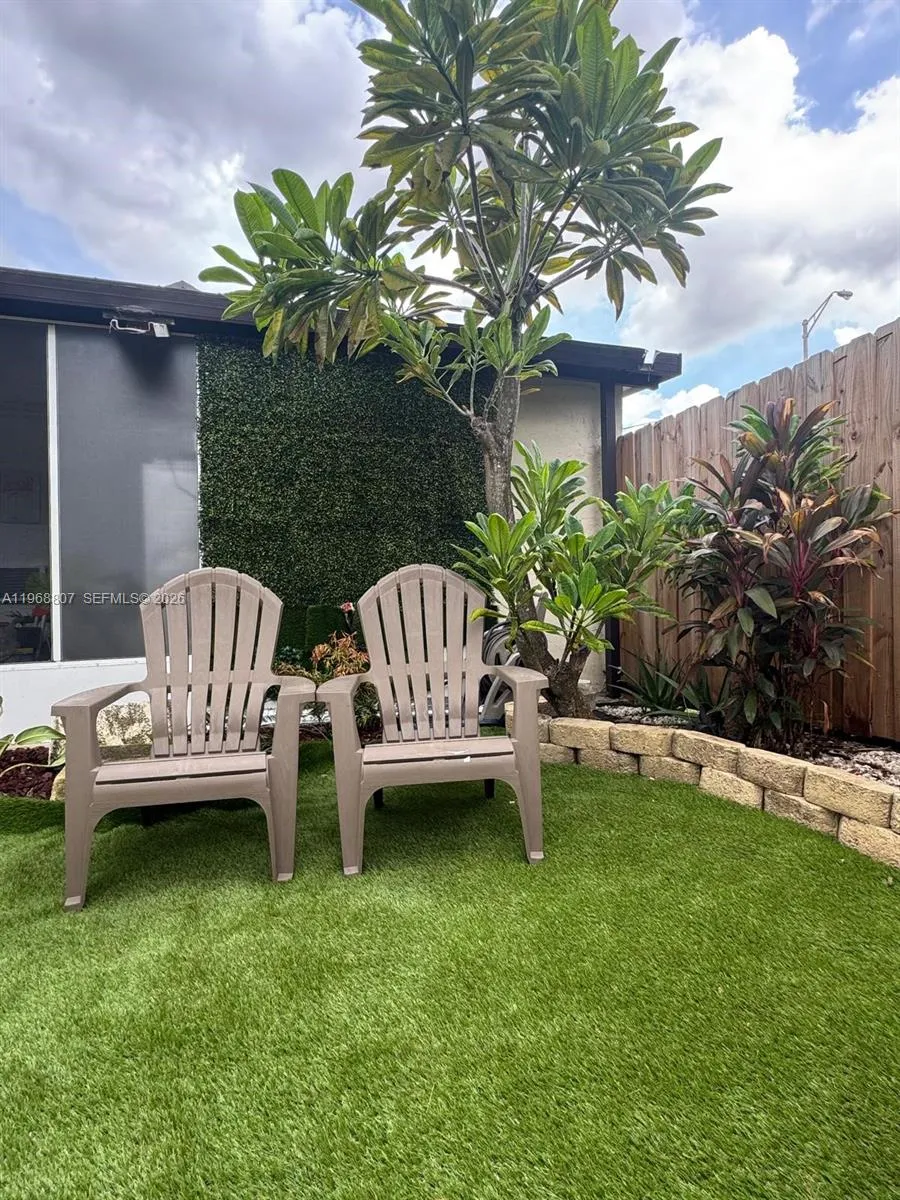 582 E 18th St B, Hialeah, Florida 33013, Hialeah, Florida 33013, ,1 BathroomBathrooms,Residential Lease,For Rent,582 E 18th St B, Hialeah, Florida 33013,A11968807