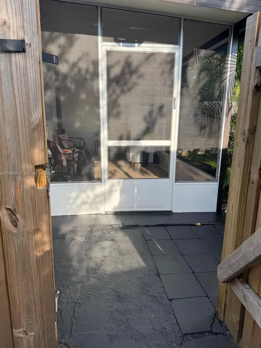 582 E 18th St B, Hialeah, Florida 33013, Hialeah, Florida 33013, ,1 BathroomBathrooms,Residential Lease,For Rent,582 E 18th St B, Hialeah, Florida 33013,A11968807