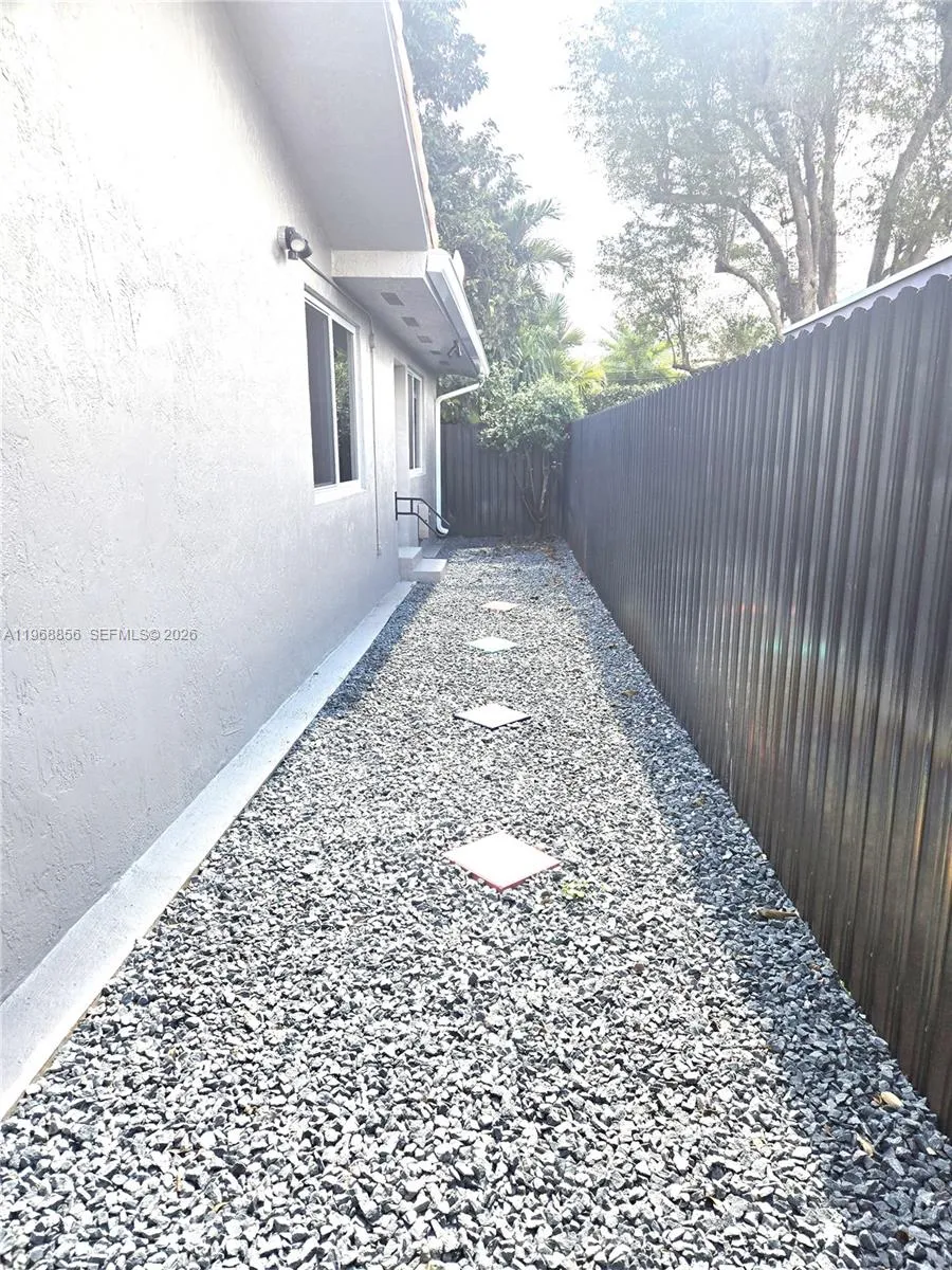 Miami, Florida 33173, 1 Bedroom Bedrooms, ,1 BathroomBathrooms,Residential Lease,For Rent,A11968856