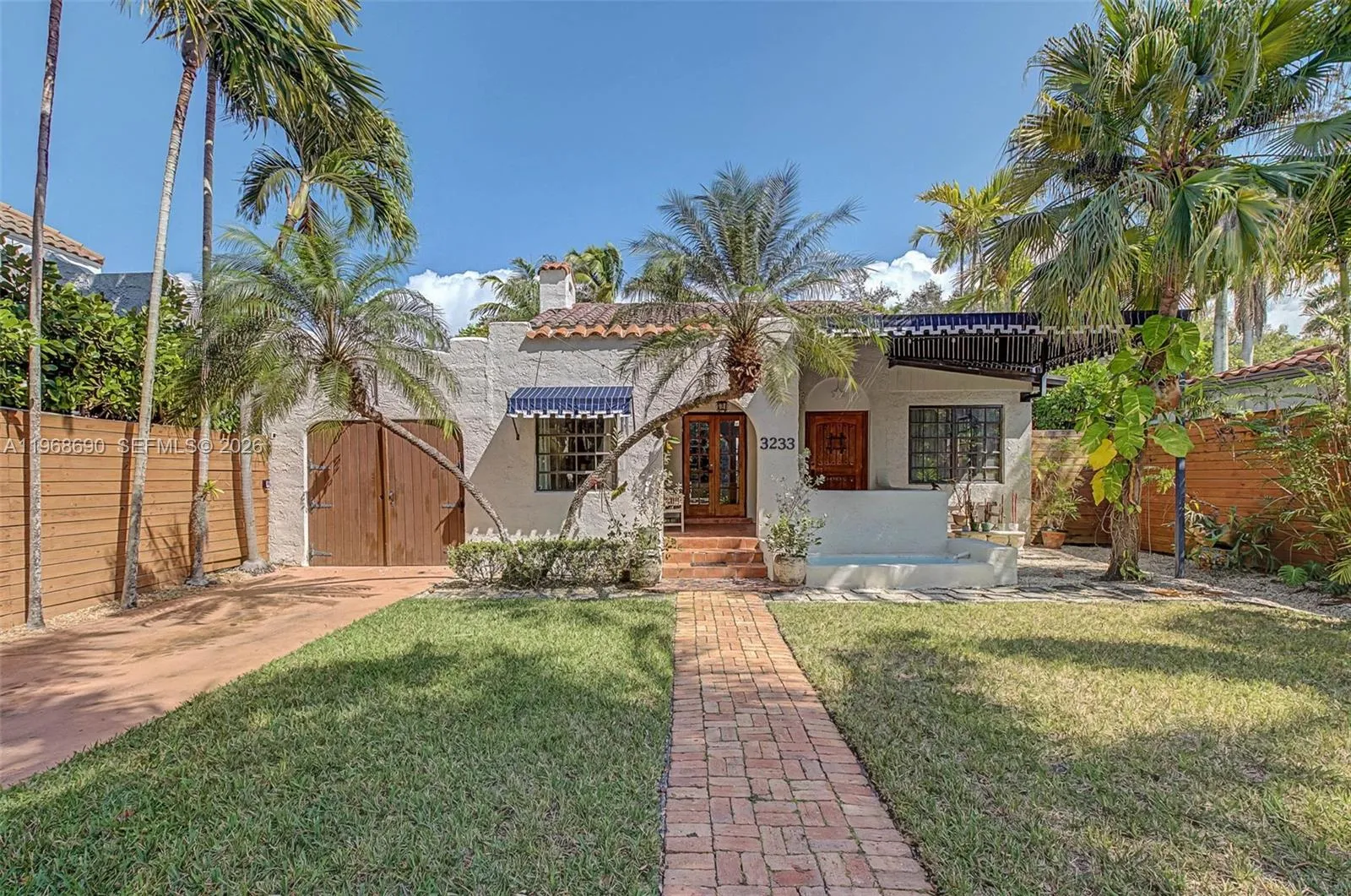 3233 Crystal Ct, Miami, Florida 33133, Miami, Florida 33133, 3 Bedrooms Bedrooms, ,2 BathroomsBathrooms,Residential,For Sale,3233 Crystal Ct, Miami, Florida 33133,A11968690