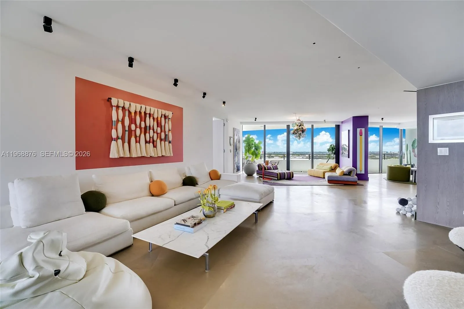 Sitting / Living Room