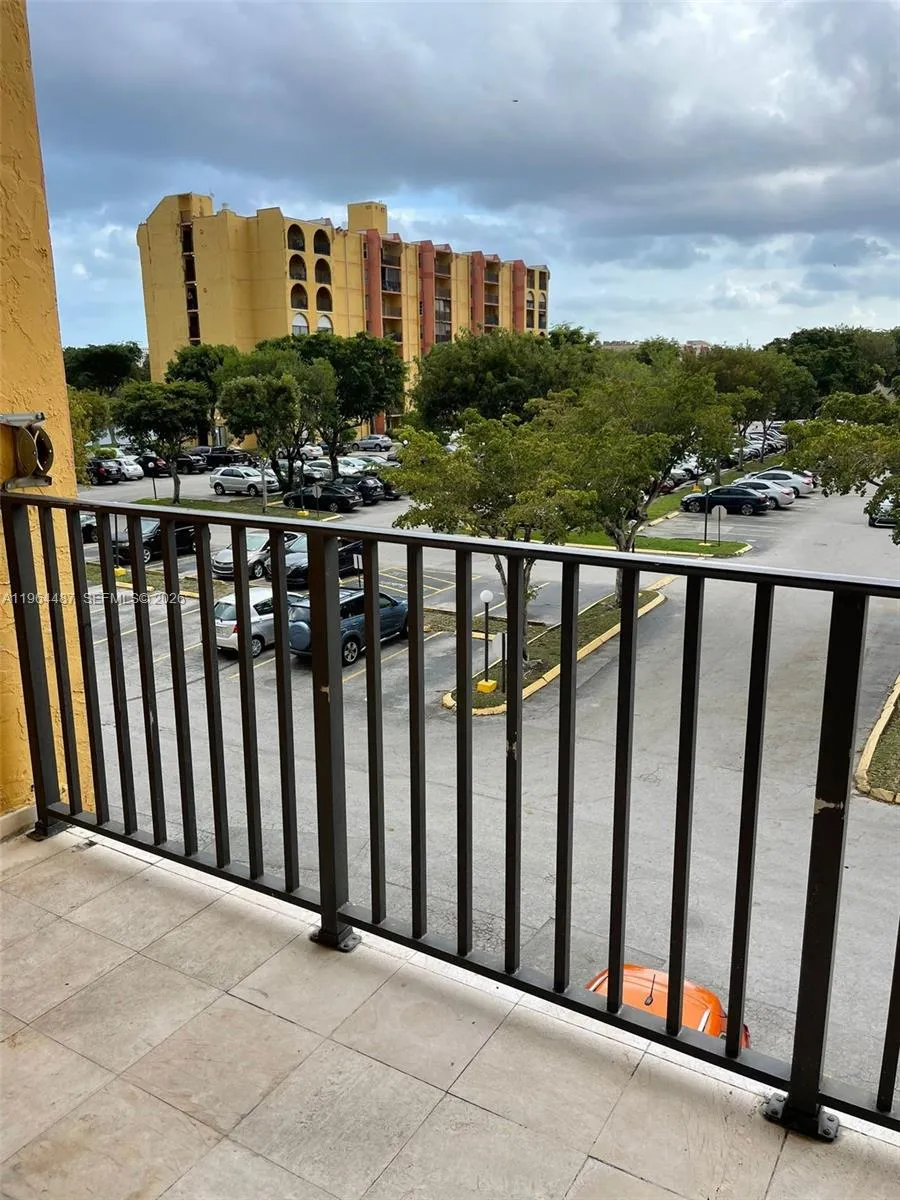 4721 Nw 7th St 305-12, Miami, Florida 33126, Miami, Florida 33126, 2 Bedrooms Bedrooms, ,2 BathroomsBathrooms,Residential,For Sale,4721 Nw 7th St 305-12, Miami, Florida 33126,A11964487