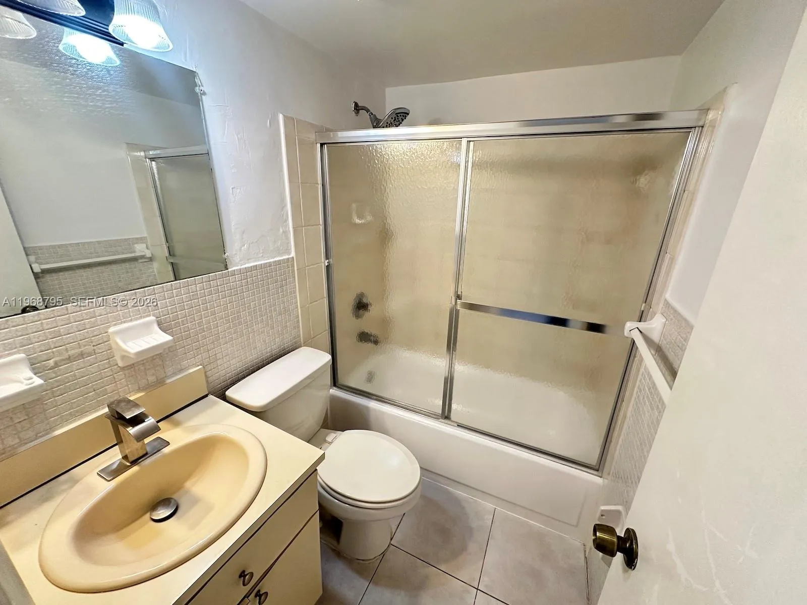 1990 W 56th St 1203, Hialeah, Florida 33012, Hialeah, Florida 33012, 2 Bedrooms Bedrooms, ,2 BathroomsBathrooms,Residential,For Sale,1990 W 56th St 1203, Hialeah, Florida 33012,A11968795
