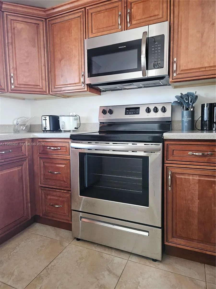 9441 Live Oak Pl 407, Davie, Florida 33324, Davie, Florida 33324, 1 Bedroom Bedrooms, ,1 BathroomBathrooms,Residential Lease,For Rent,9441 Live Oak Pl 407, Davie, Florida 33324,A11968962