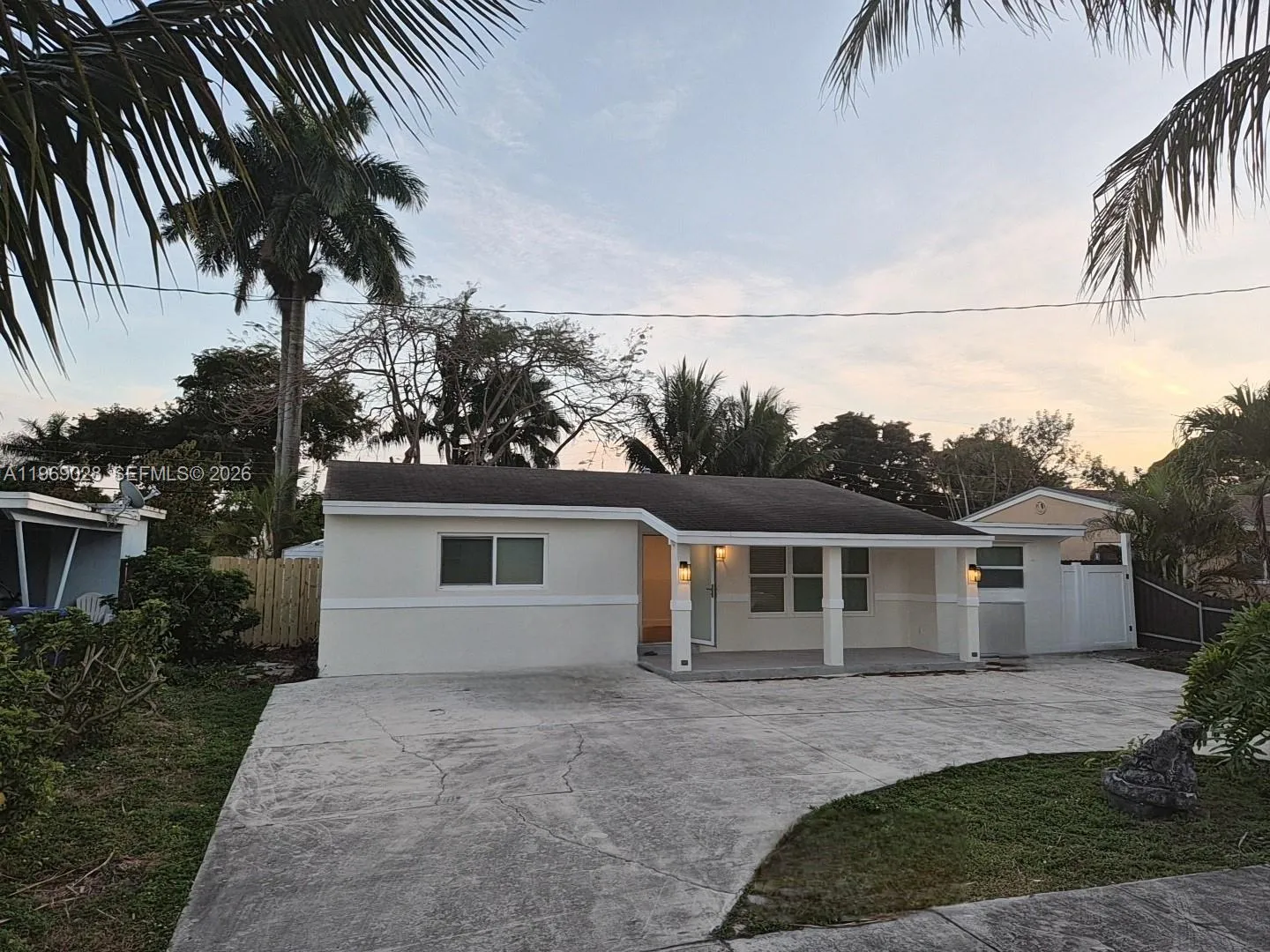 Hollywood, Florida 33021, 3 Bedrooms Bedrooms, ,2 BathroomsBathrooms,Residential,For Sale,A11969028