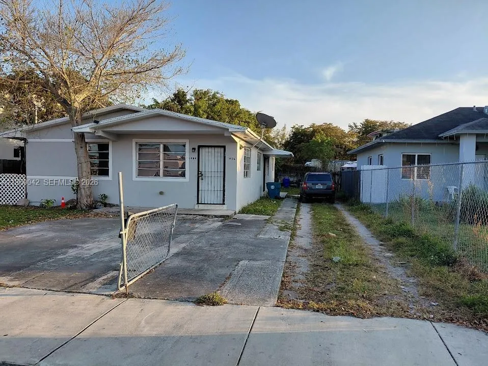 1404 - 1406 Nw 60th St, Miami, Florida 33142, Miami, Florida 33142, ,Residential Income,For Sale,1404 - 1406 Nw 60th St, Miami, Florida 33142,A11969042