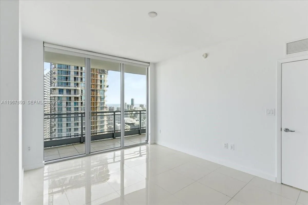 92 Sw 3rd St 3804, Miami, Florida 33130, Miami, Florida 33130, 2 Bedrooms Bedrooms, ,2 BathroomsBathrooms,Residential,For Sale,92 Sw 3rd St 3804, Miami, Florida 33130,A11967850