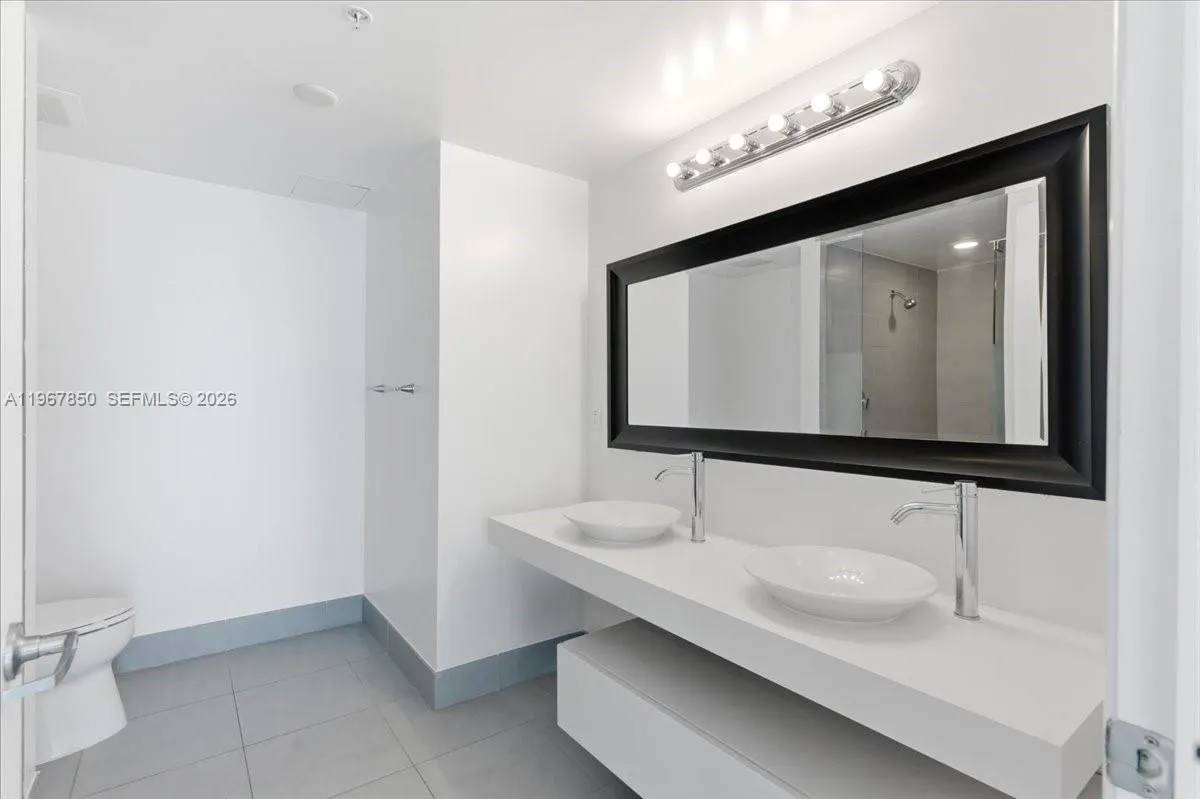 92 Sw 3rd St 3804, Miami, Florida 33130, Miami, Florida 33130, 2 Bedrooms Bedrooms, ,2 BathroomsBathrooms,Residential,For Sale,92 Sw 3rd St 3804, Miami, Florida 33130,A11967850