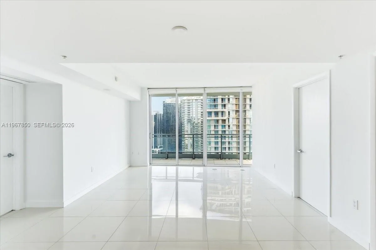 92 Sw 3rd St 3804, Miami, Florida 33130, Miami, Florida 33130, 2 Bedrooms Bedrooms, ,2 BathroomsBathrooms,Residential,For Sale,92 Sw 3rd St 3804, Miami, Florida 33130,A11967850