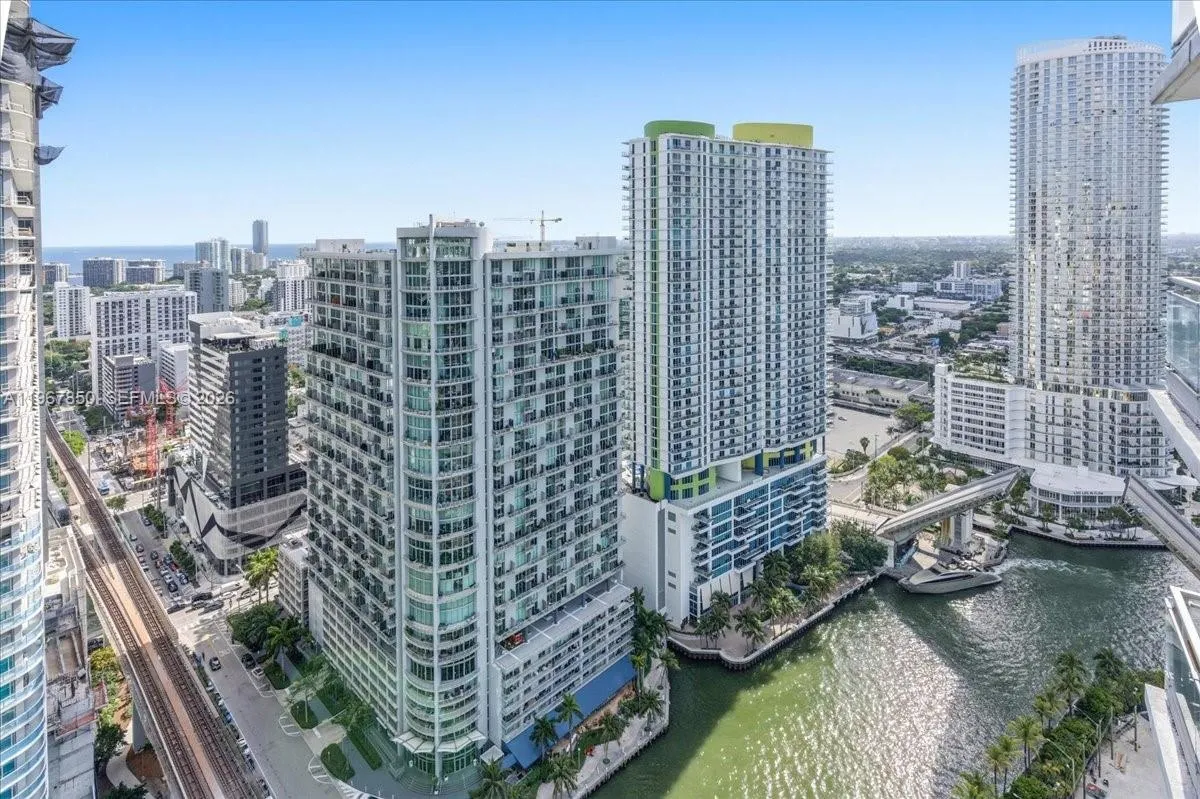 92 Sw 3rd St 3804, Miami, Florida 33130, Miami, Florida 33130, 2 Bedrooms Bedrooms, ,2 BathroomsBathrooms,Residential,For Sale,92 Sw 3rd St 3804, Miami, Florida 33130,A11967850