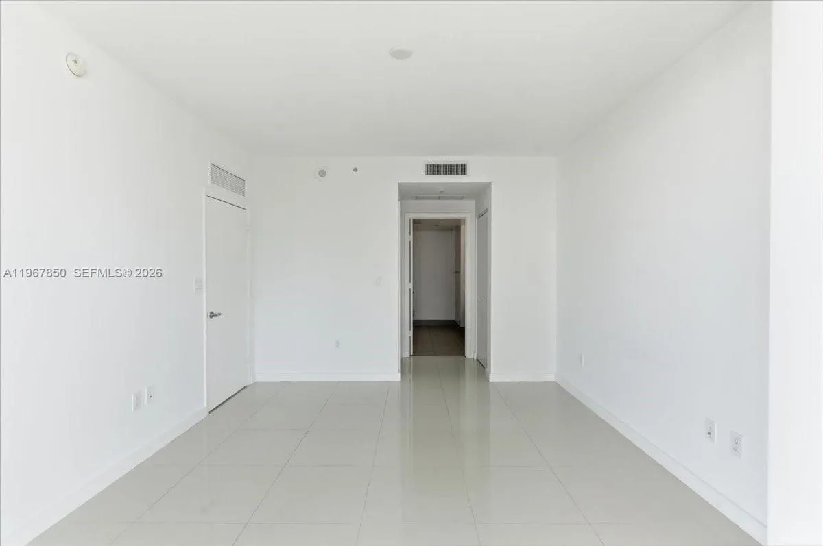92 Sw 3rd St 3804, Miami, Florida 33130, Miami, Florida 33130, 2 Bedrooms Bedrooms, ,2 BathroomsBathrooms,Residential,For Sale,92 Sw 3rd St 3804, Miami, Florida 33130,A11967850