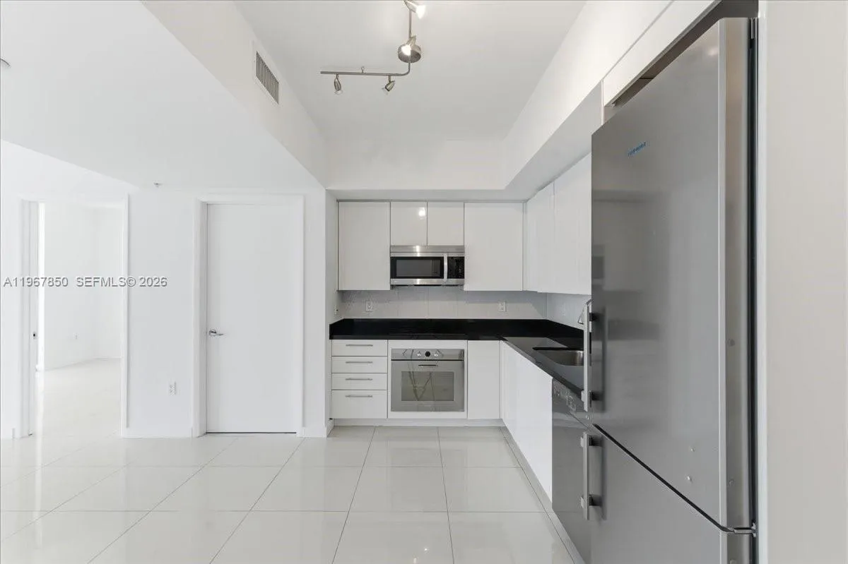 92 Sw 3rd St 3804, Miami, Florida 33130, Miami, Florida 33130, 2 Bedrooms Bedrooms, ,2 BathroomsBathrooms,Residential,For Sale,92 Sw 3rd St 3804, Miami, Florida 33130,A11967850