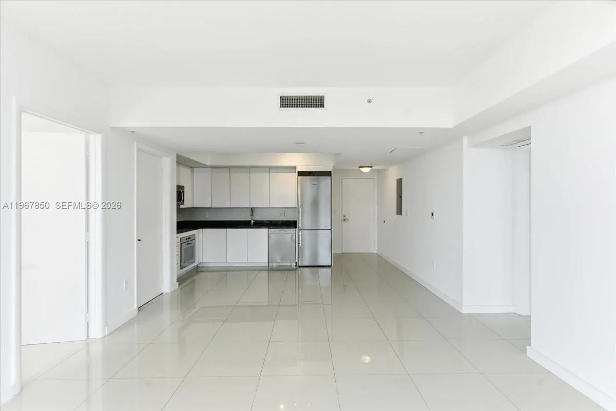 92 Sw 3rd St 3804, Miami, Florida 33130, Miami, Florida 33130, 2 Bedrooms Bedrooms, ,2 BathroomsBathrooms,Residential,For Sale,92 Sw 3rd St 3804, Miami, Florida 33130,A11967850