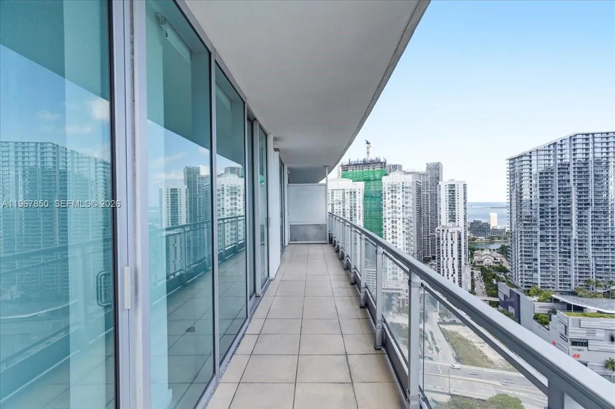 92 Sw 3rd St 3804, Miami, Florida 33130, Miami, Florida 33130, 2 Bedrooms Bedrooms, ,2 BathroomsBathrooms,Residential,For Sale,92 Sw 3rd St 3804, Miami, Florida 33130,A11967850