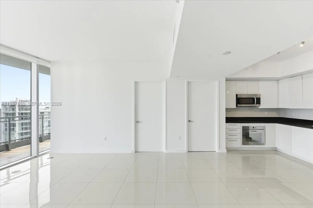 92 Sw 3rd St 3804, Miami, Florida 33130, Miami, Florida 33130, 2 Bedrooms Bedrooms, ,2 BathroomsBathrooms,Residential,For Sale,92 Sw 3rd St 3804, Miami, Florida 33130,A11967850